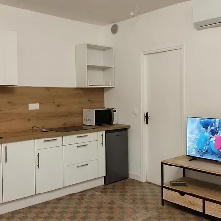 T2 Dans Le Centre Historique De アパート マノスク